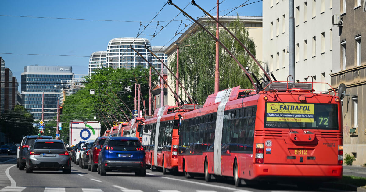 Za Iatkom Letn Ch Pr Zdnin D Jde V Bratislave K Prave Cestovn Ch Poriadkov