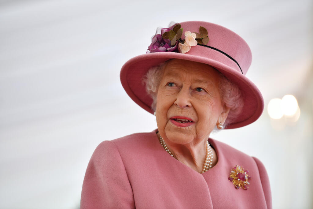 Povráva sa, že vo vianočnom príhovore bude panovníčka hovoriť o dôležitejších veciach, ako sú Harry a Meghan.