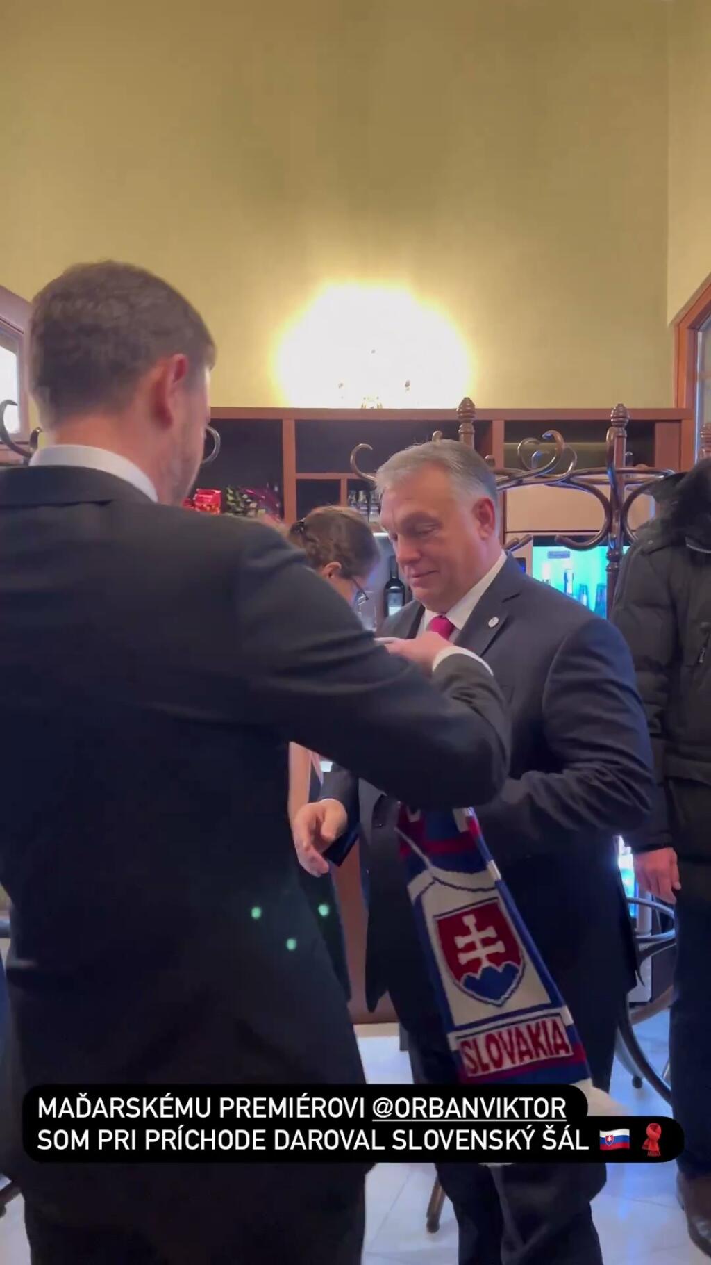 Heger Orbánovi Po škandále Vytrel Zrak: Neuveríte, čo Mu Daroval ...