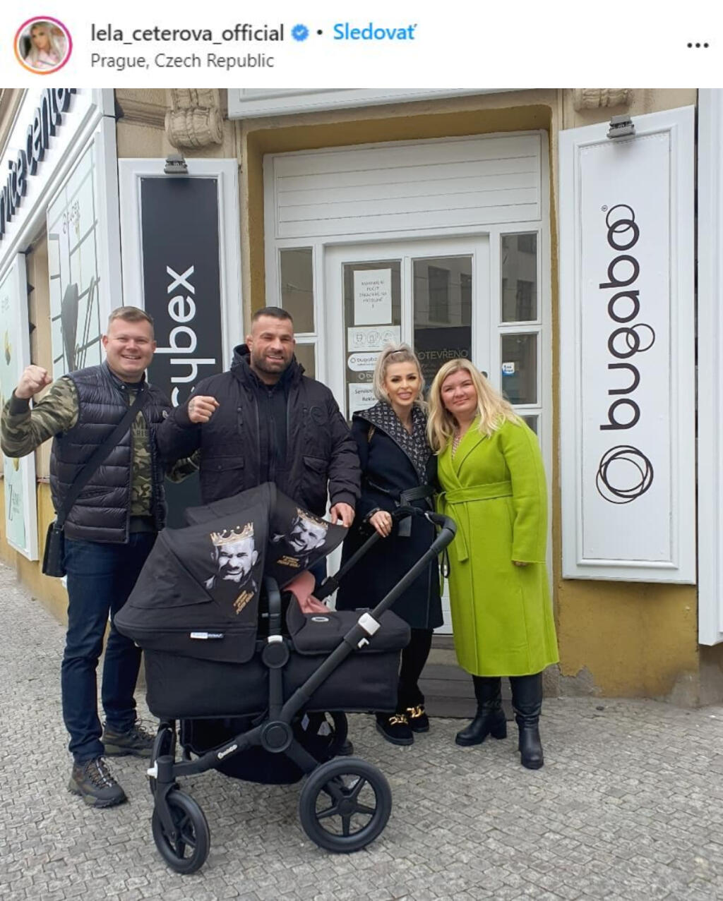 Vémola a Ceterová ukázali aj kočík pre Rockyho. Synčeka budú voziť v kočíku, na ktorom je zobrazená práve hlava bojovníka.