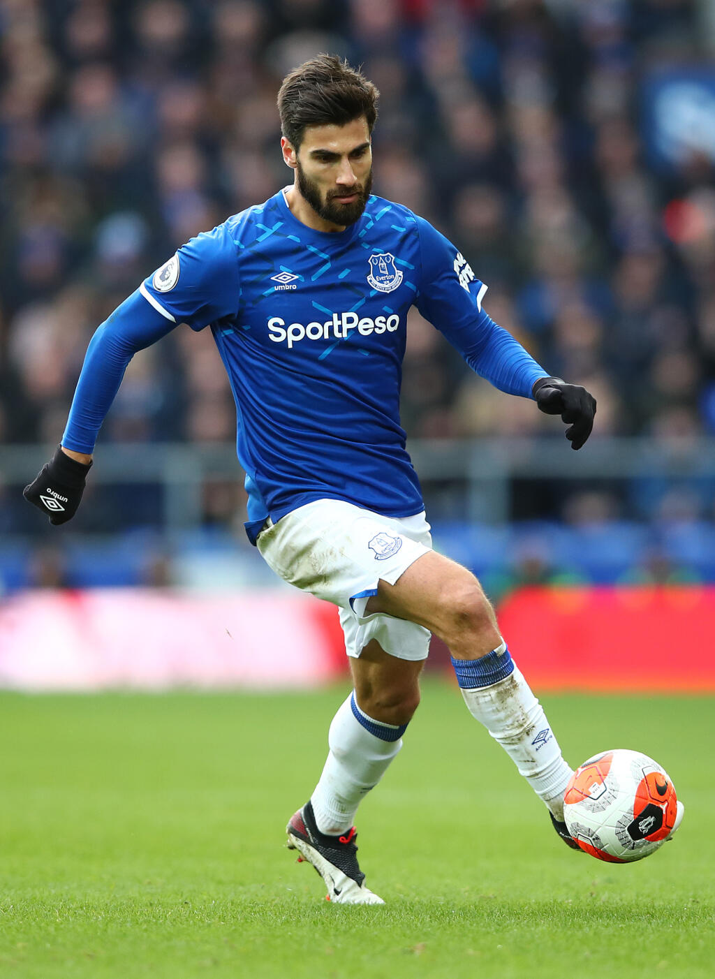 4. Stredopoliar Evertonu Andre Gomes nie je síce známe meno, ale ženám sa o ňom určite často sníva. Sex s ním si vie predstaviť 11,25% opýtaných.