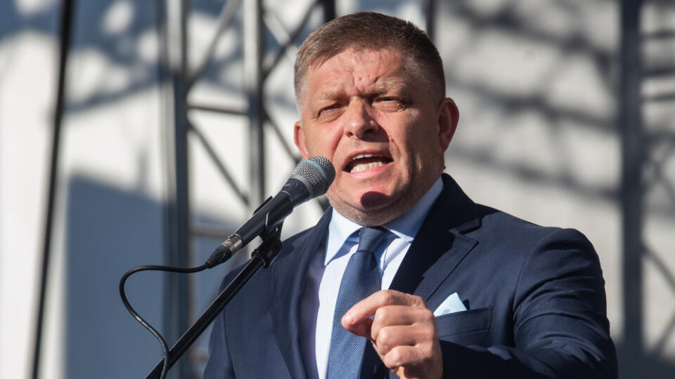 Protivládny protest strany SMER v Rimavskej Sobote. Na snímke Robert Fico.