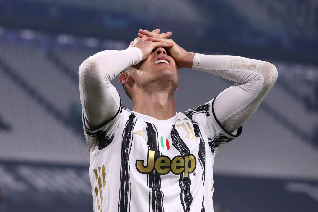 Sklamaný Cristiano Ronaldo.