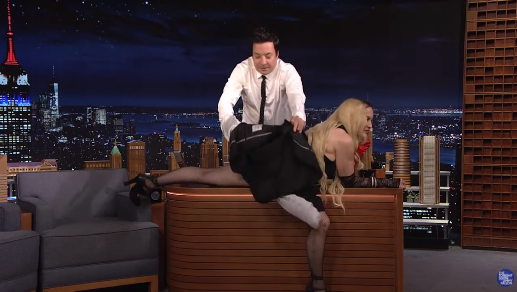 Madonna sa v talk show poriadne odviazala.