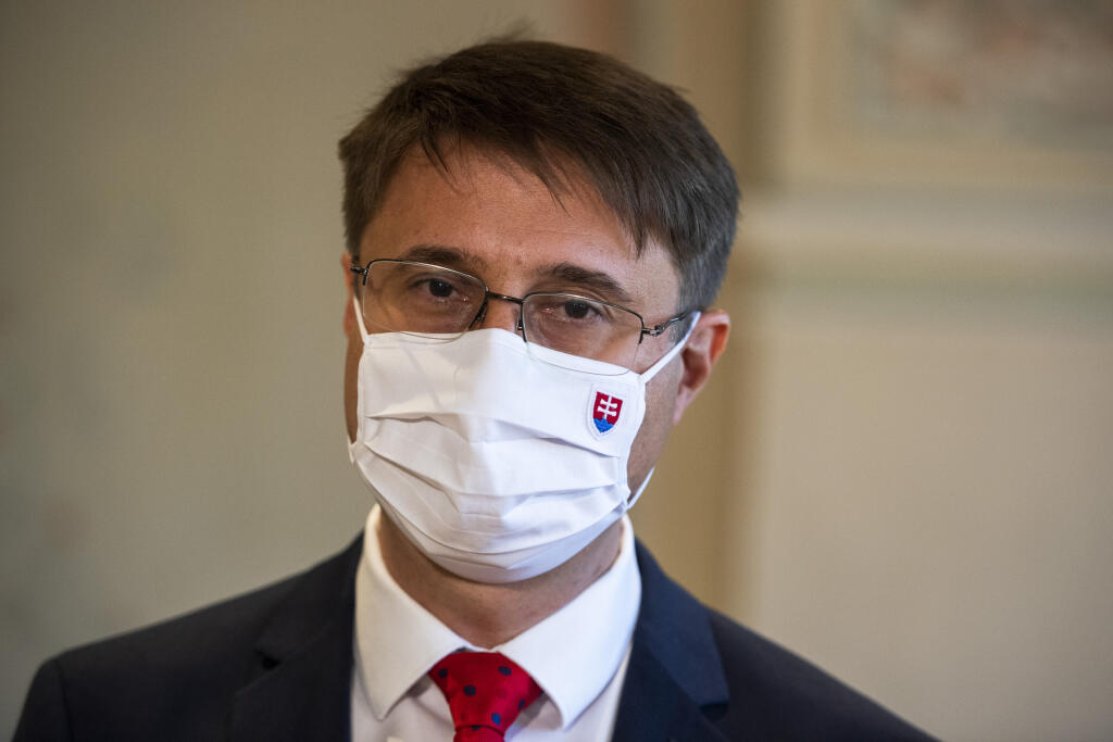 Na snímke riaditeľ Inštitútu finančnej politiky Juraj Valachy po stretnutí s prezidentkou SR Zuzanou Čaputovou