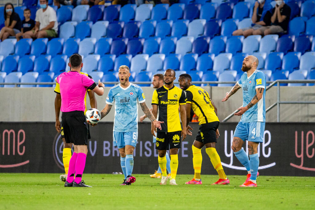 Druhé kolo Ligy majstrov 2021/2022 na Tehelnom poli kde sa stretli ŠK Slovan Bratislava a Young Boys Bern. Na snímke je Joeri De Kamps.