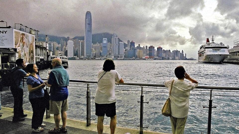 Pohľad na prístav v Hongkongu.