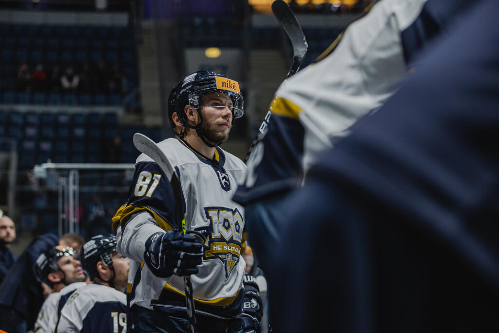 Na snímke Jakub Sukeľ (Slovan) počas zápasu 1.kola Tipos Extraligy 2021/2022 medzi HC Slovan Bratislava a HK Dukla Trenčín.