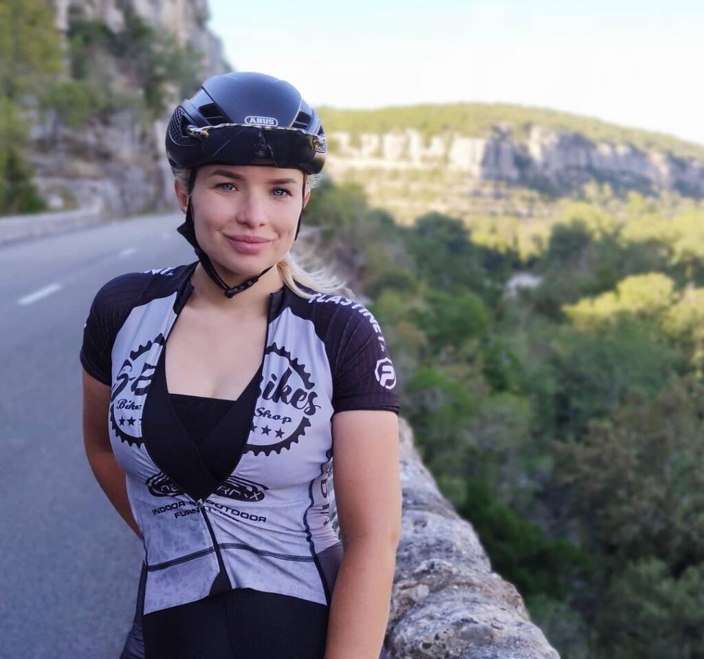 Tara Ginsová sa neplánuje obmedziť pri fotení sexi pikantných záberov.