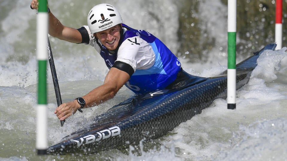 Na snímke slovenský reprezentant Marko Mirgorodský počas finálovej jazdy v kategórii C1 na Majstrovstvách Slovenskej republiky 2020 vo vodnom slalome 13. septembra 2020 v Areáli vodných športov Divoká voda v Čunove. FOTO TASR - Jaroslav Novák