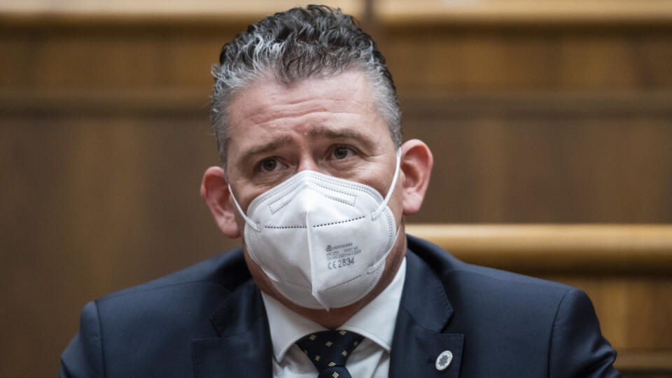 Na snímke minister vnútra SR Roman Mikulec (OĽaNO) počas 27. schôdze parlamentu, na ktorej sa rokuje o programovom vyhlásení vlády SR v Bratislave 30. apríla 2021. FOTO TASR - Jaroslav Novák