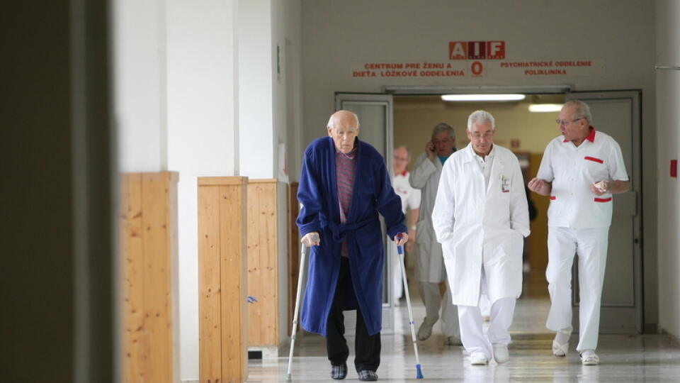Poistencom Unionu hrozí, že ich v dvanástich štátnych nemocniciach ošetria jedine v akútnych prípadoch.