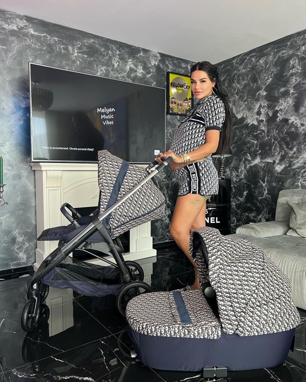 Zuzana Plačková kúpila bábätku Dior kočík.