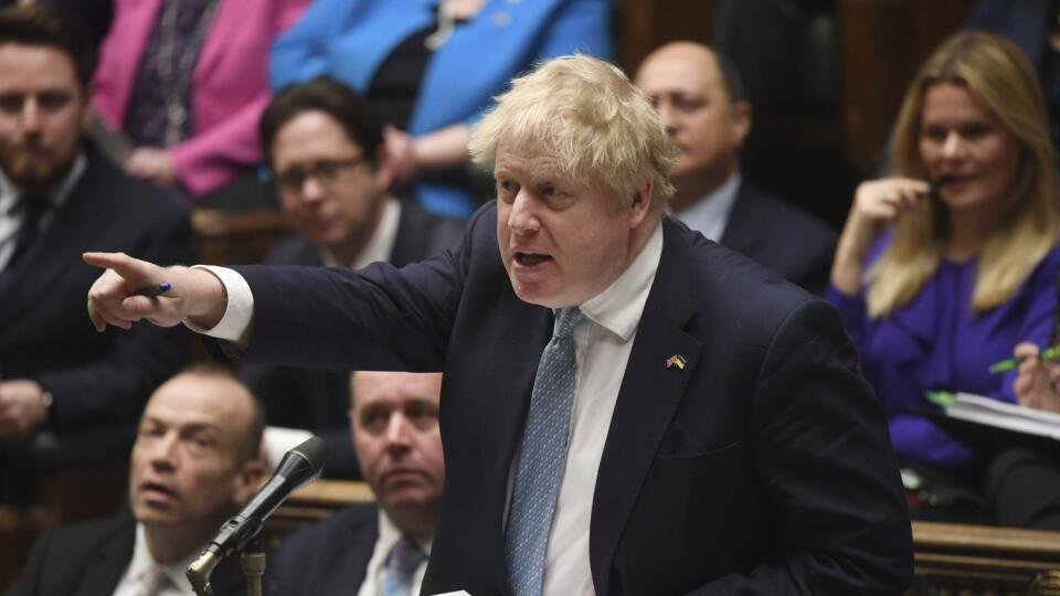 PK 21 Londýn - Britský premiér Boris Johnson sa prihovára počas hodiny otázok v Dolnej snemovni v britskom parlamente v Londýne v stredu 30. marca 2022. Johnson v stredu oznámil, že západné krajiny by nemali sankcie zavedené voči Rusku zrušiť dovtedy, kým sa z Ukrajiny nestiahnu všetci ruskí vojaci. FOTO TASR/AP
In this handout photo provided by UK Parliament, Britain's Prime Minister Boris Johnson speaks during Prime Minister's Questions in the House of Commons in London, Wednesday, March 30,