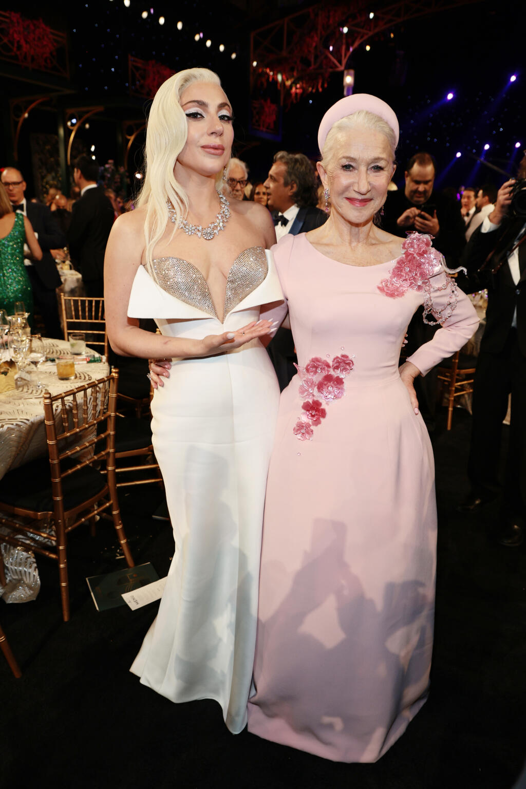 Lady Gaga a Helen Mirren.