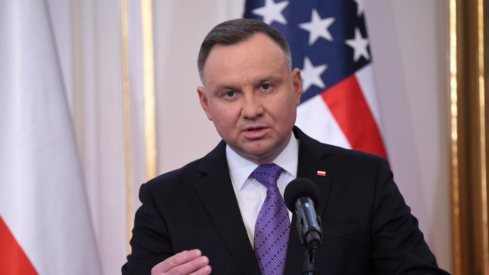 WA 48 Varšava - Poľský prezident Andrzej Duda gestikuluje počas spoločnej tlačovej konferencie s americkou viceprezidentkou Kamalou Harrisovou vo Varšave vo štvrtok 10. marca 2022. FOTO TASR/AP
Polish President Andrzej Duda speaks during a joint press conference with US Vice President Kamala Harris on the occasion of their meeting at Belwelder Palace, in Warsaw, Poland, Thursday, March 10, 2022. (Saul Loeb/Pool Photo via AP)