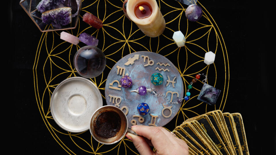 Fortune,Telling,Table,With,Tarot,Cards,And,Esoteric,Objects.,Fortune-teller