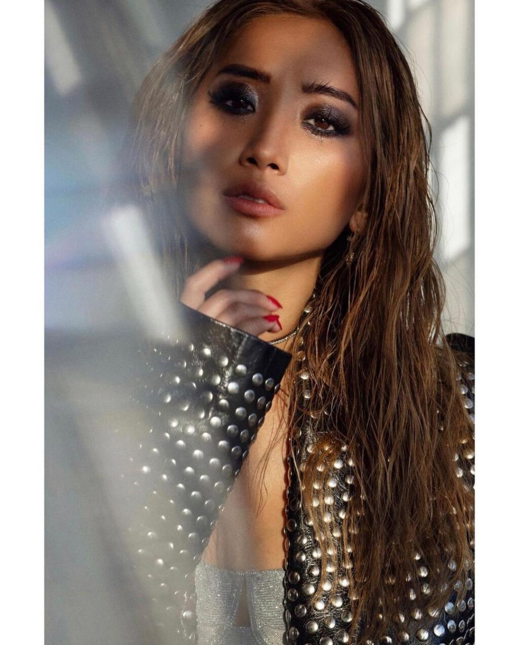 Brenda Song porodila Macaulayovi ich prvého synčeka