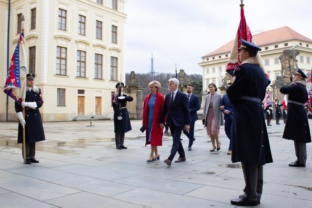 Petr Pavel sa vo štvrtok popoludní stane novým českým prezidentom, nahradí Zemana