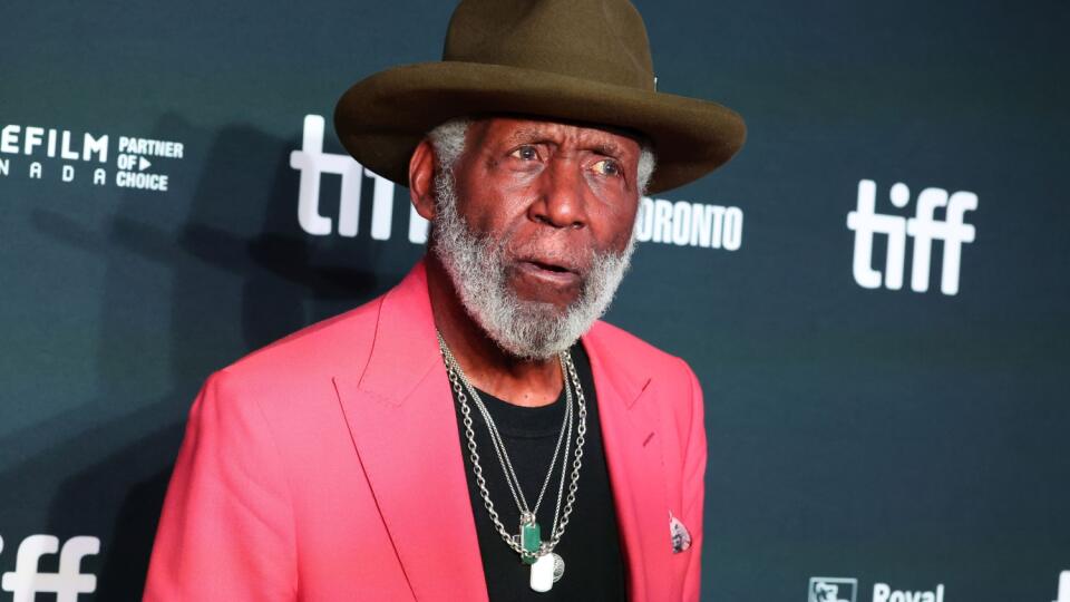 Americký herec Richard Roundtree zomrel po krátkom boji s rakovinou pankreasu vo veku 81 rokov.