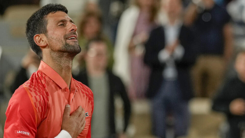 KK94 Paríž - Srbský tenista Novak Djokovič sa teší po víťazstve nad Maďarom Mártonom Fucsovicsom v 2. kole mužskej dvojhry na grandslamovom turnaji Roland Garros v Paríži v stredu 31. mája 2023. FOTO TASR/AP
Serbia's Novak Djokovic celebrates after beating Hungary's Marton Fucsovics during their second round match of the French Open tennis tournament at the Roland Garros stadium in Paris, Wednesday, May 31, 2023. (AP Photo/Thibault Camus)