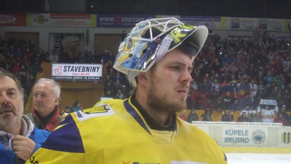 TOMÁŠ TOMEK: Bol najlepším brankárom extraligy v základnej časti a dlho držal Piešťancov nad vodou aj v play-off. Zo Zvolenom dochytal so zranenou nohou a v obrovských bolestiach.