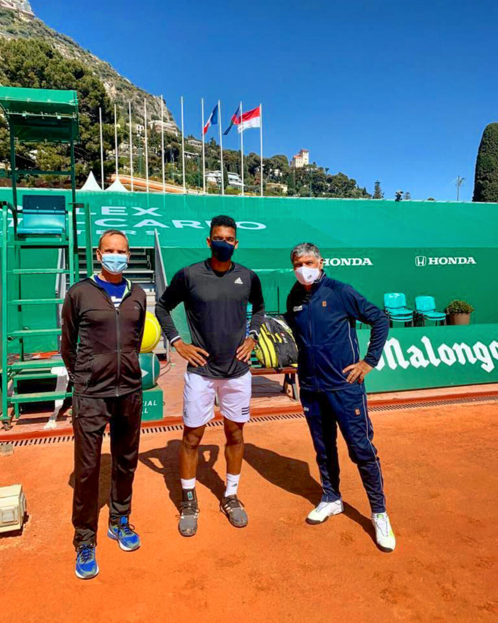 Kanadský tenista Felix Auger-Aliassime bude počas antukovej časti sezóny na okruhu ATP dostávať rady od Toniho Nadala, ktorý v minulosti priviedol svojho synovca Rafaela Nadala k zisku šestnástich grandslamových titulov.