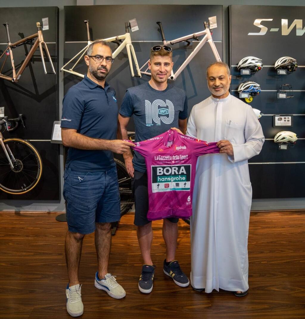 Peter Sagan v Dubaji oddychoval, besedoval a aj vyhral preteky.