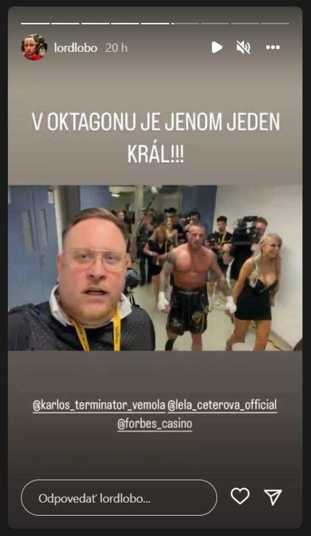 Hoci diváci Vémolu a rozhodcov vybučali a vypískali, bojovníkovi a jeho partnerke Lele to náladu nezhoršilo.