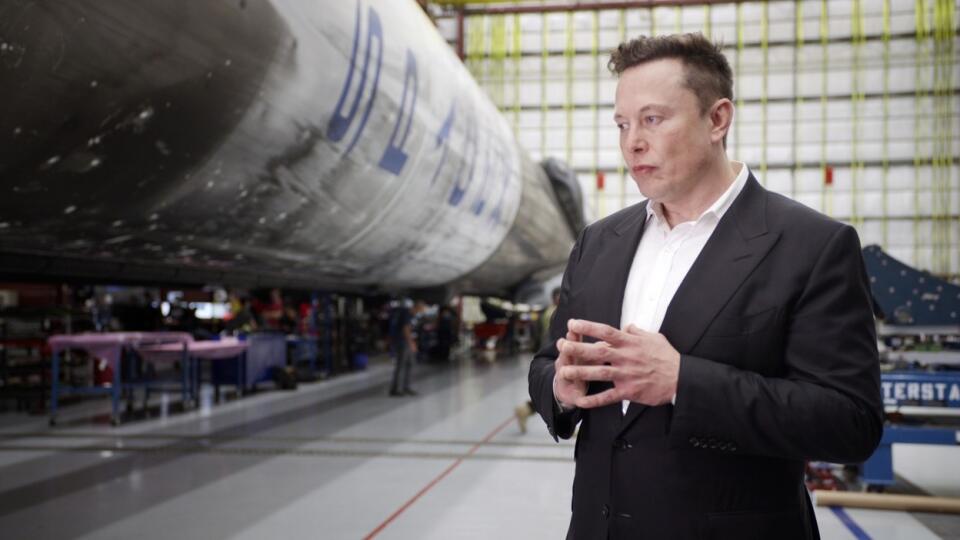 Raketa Elona Muska vynesie figúrku Hurvínka do vesmíru.