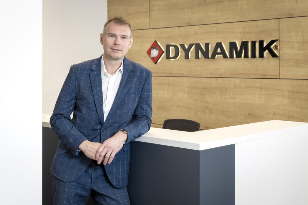 DYNAMIK - spoločnosť, ktorá sa zaoberá stavebnou výrobou, dopravnými službami, predajom stavebného materiálu, výrobou transportbetónu, investičnou a realitnou činnosťou. Na snímke je Vladimír Vikor ml.