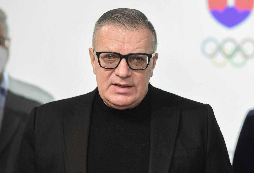 Prezident SFZ Ján Kováčik v stredu informoval, že v Tarkovičovej zmluve sú stanovené výkonnostné ciele, najmä postúpiť do B-divízie Ligy národov. Respektíve aj na EURO 2024 do Nemecka, keďže mu zmluva platí do konca roka 2023.