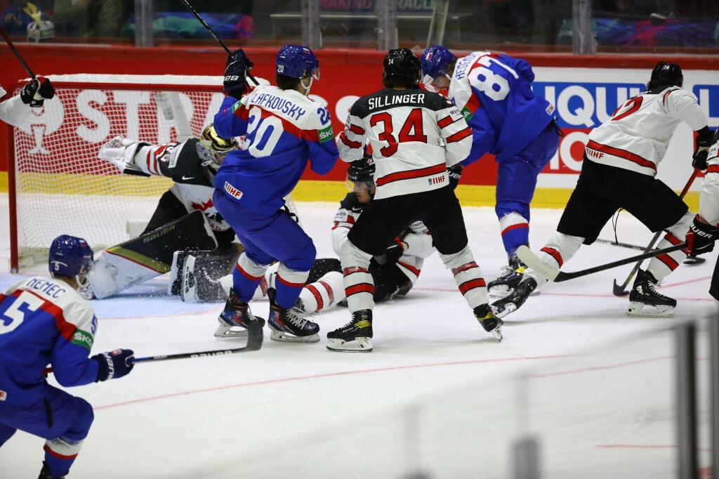 Slovenskí hokejisti po tesnej prehre s Nemeckom 2:1 čelili v treťom zápase na svetovom šampionáte hviezdami nabitej Kanade.