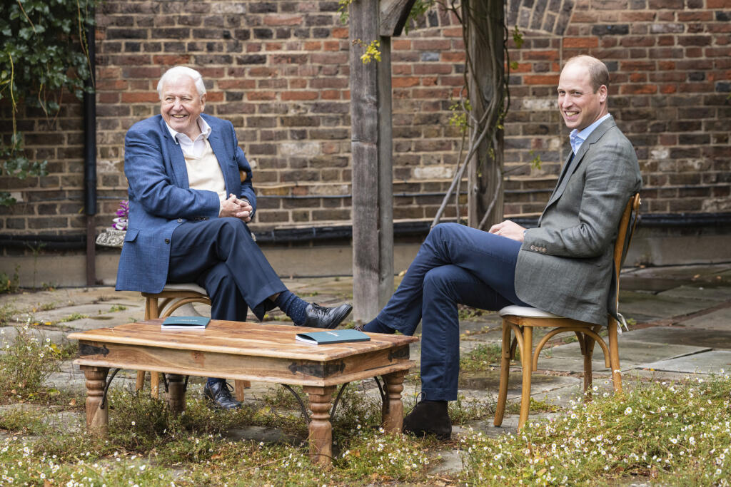 Britský princ William a prírodovedec Sir David Attenboroug v Kensingtonskom paláci.