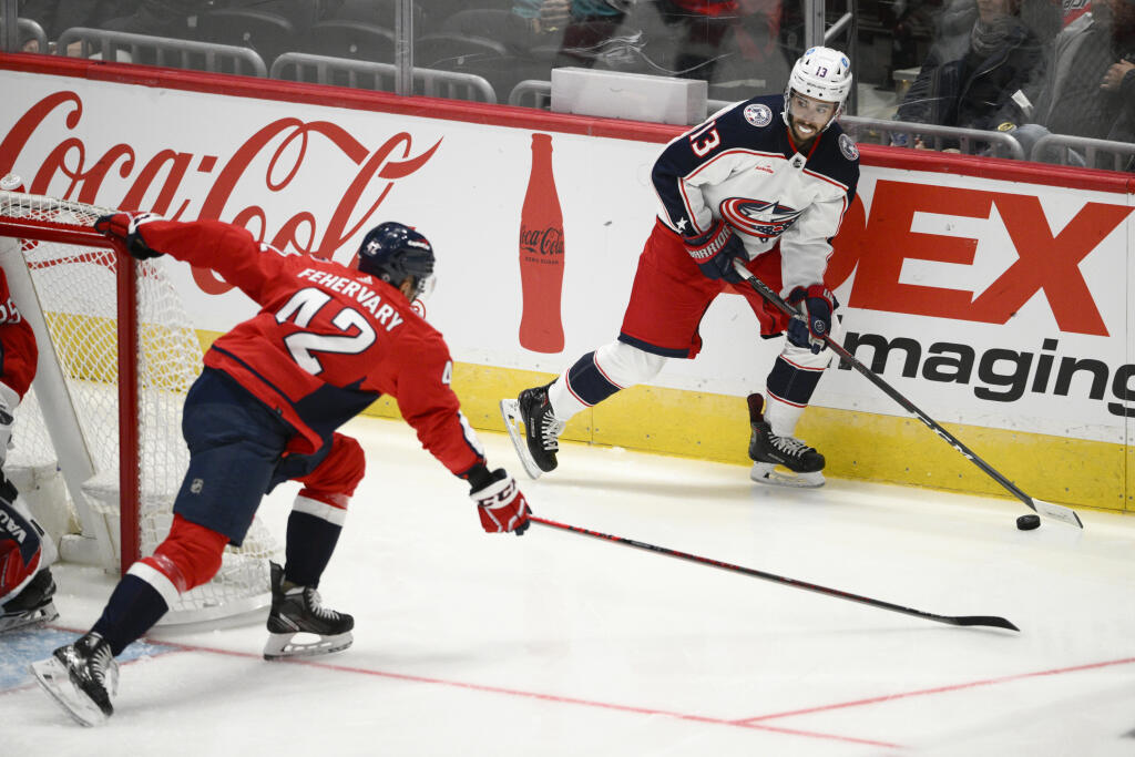 Mladý obranca Martin Fehérváry taktiež nemá dĺžne nad písmenkami v priezvisku na svojom drese Washingtonu Capitals.
