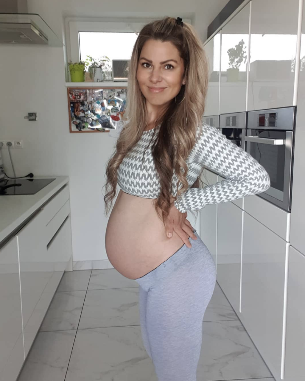 Tomiho nežnejšia polovička Dominika.