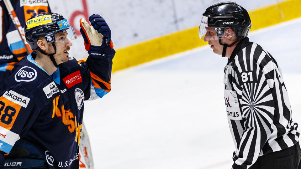 Na snímke Dalibor Bortňák počas zápasu 4. kola nadstavbovej časti Tipsport Ligy medzi HC Slovan Bratislava a HC Košice.