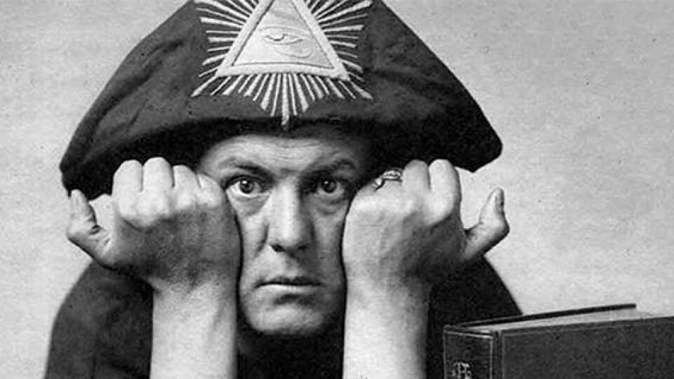 Aleister Crowley patrí k najznámejším okultistom na svete.