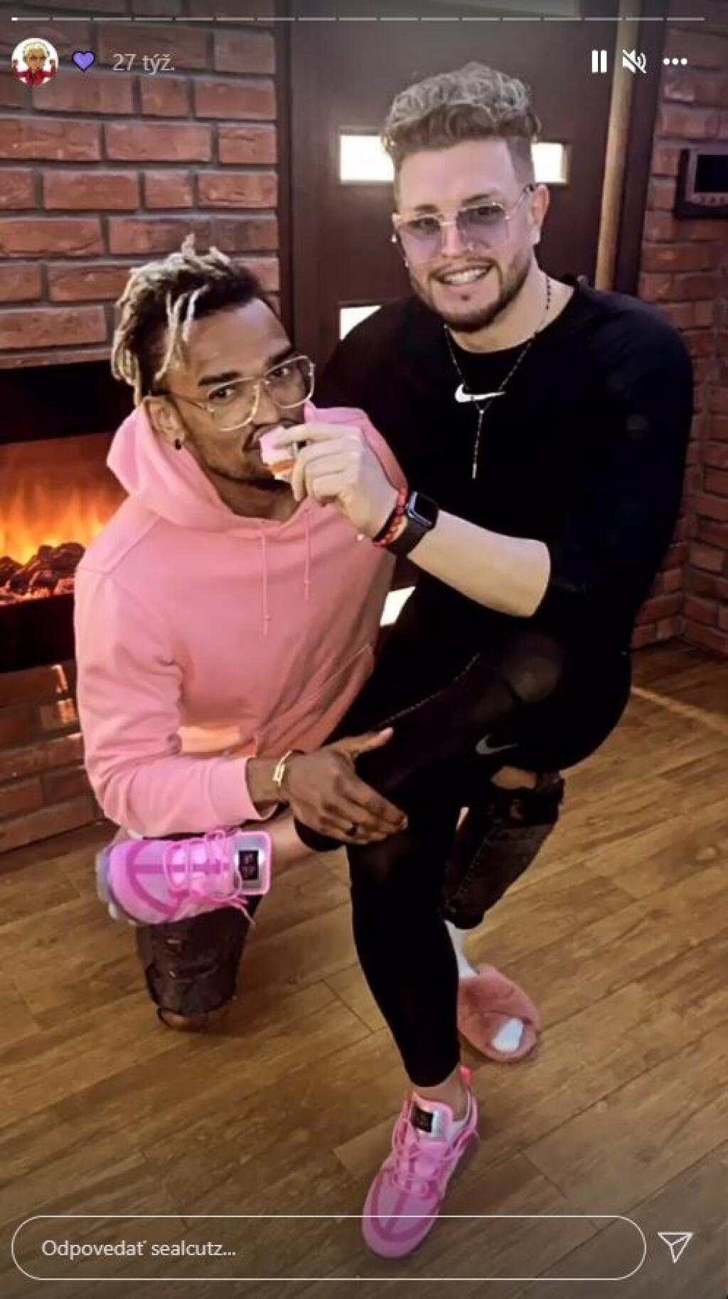 Nathan a Tess v zaujímavej polohe. Tak čo, chutil ti punčák?