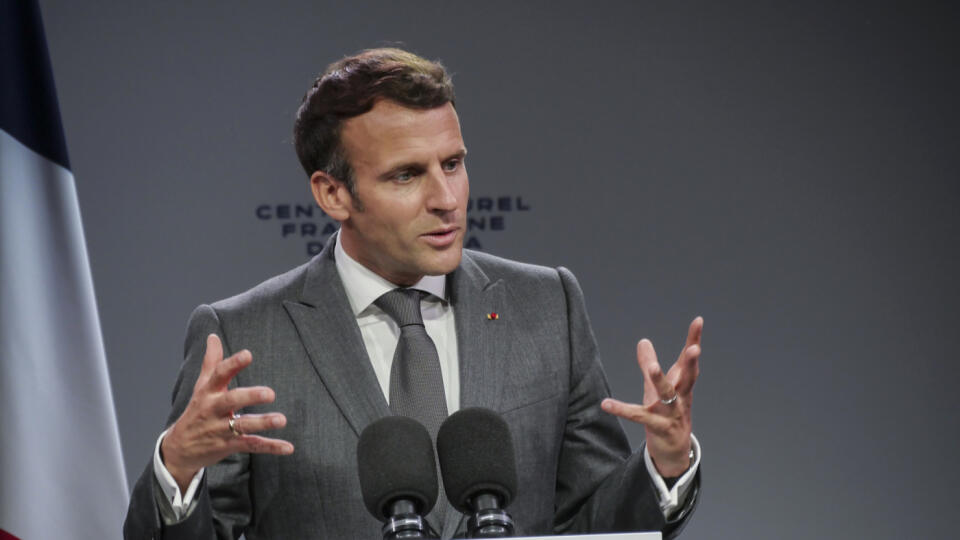 EBE 31 Kigali - Francúzsky prezident Emmanuel Macron reční na inaugurácii Francúzskeho kultúrneho centra v hlavnom meste Kigali v Rwande vo štvrtok 27. mája 2021. V prejave pri svojej návšteve Rwandy Macron uviedol, že uznáva, že Francúzsko nesie veľkú zodpovednosť za genocídu v roku 1994. FOTO TASR/AP
France's President Emmanuel Macron speaks at the inauguration of a French Cultural Centre in the capital Kigali, Rwanda, Thursday, May 27, 2021. In a key speech on his visit to Rwanda, Macron sai