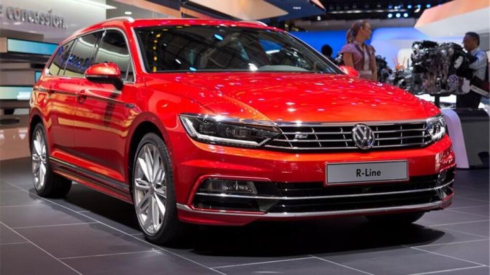 Volkswagen Passat ôsmej generácie na parížskom