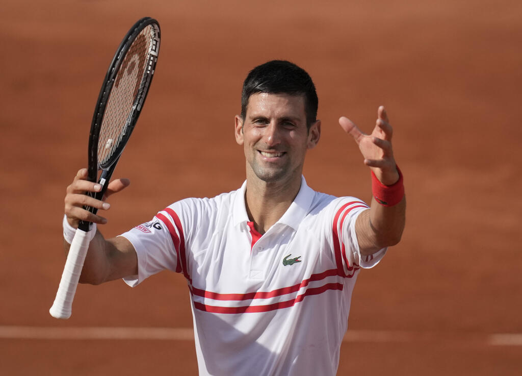 EBE 32 Paríž - Na snímke srbský tenista Novak Djokovič oslavuje víťazstvo 6:3, 6:2, 6:4 v zápase proti Uruguajčanovi Pablovi Cuevasovi v 2. kole dvojhry mužov na grandslamovom turnaji Roland Garros v Paríži 3. júna 2021. FOTO TASR/AP
Serbia's Novak Djokovic celebrates winning a point against Uruguay's Pablo Cuevas during their second round match on day 5, of the French Open tennis tournament at Roland Garros in Paris, France, Thursday, June 3, 2021. (AP Photo/Christophe Ena)