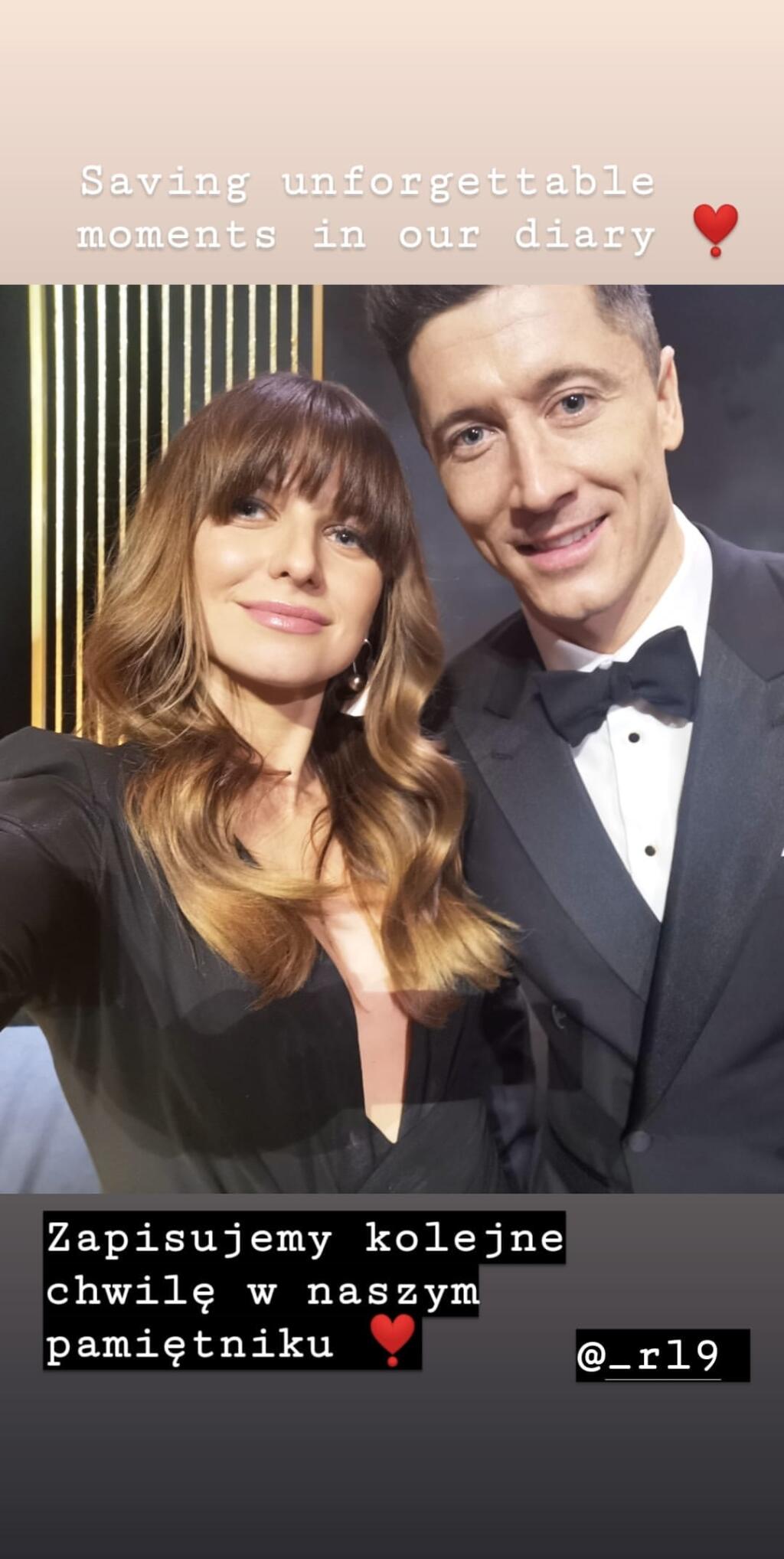 Nielen manželka Lionela Messiho, ale aj útočníka Roberta Lewandowskeho Anna predviedla futbalovým hviezdam svoj bujný dekolt.