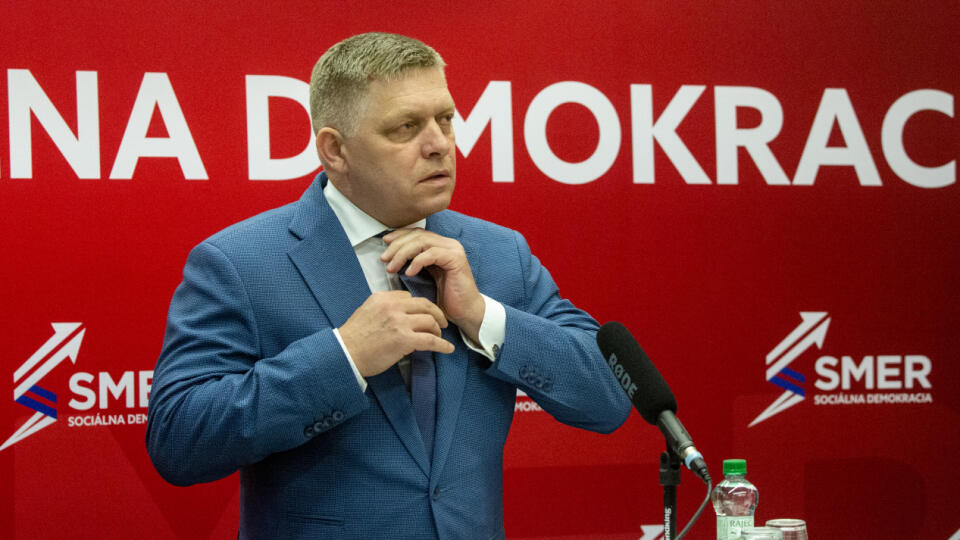 Pracovný snem strany SMER-SD na Súmračnej ulici v BA
Na obr: predsedníctvo Smer-SD
Róbert Fico