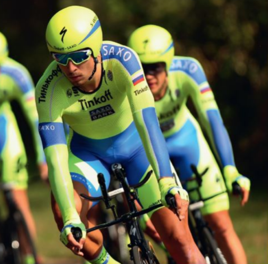Peter Sagan hájil v roku 2015 farby tímu Tinkoff. záber pochádza z roku 2015 kedy sa konali majstrovstvá sveta v Richmonde.