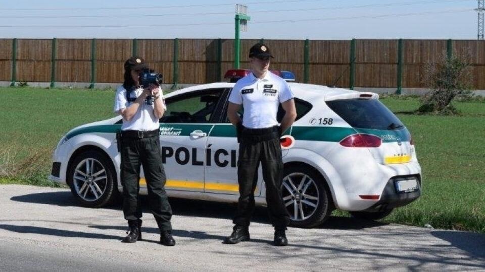 Policajti vám už nebudú kontrolovať dátum na lekárničke.