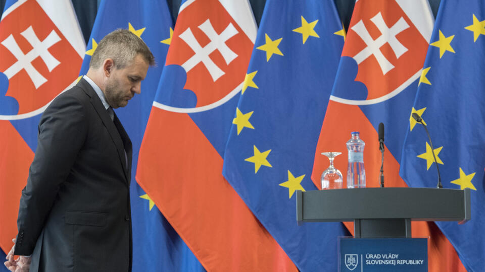 SR 120. schôdza vláda zasadnutie Pellegrini TK BAX