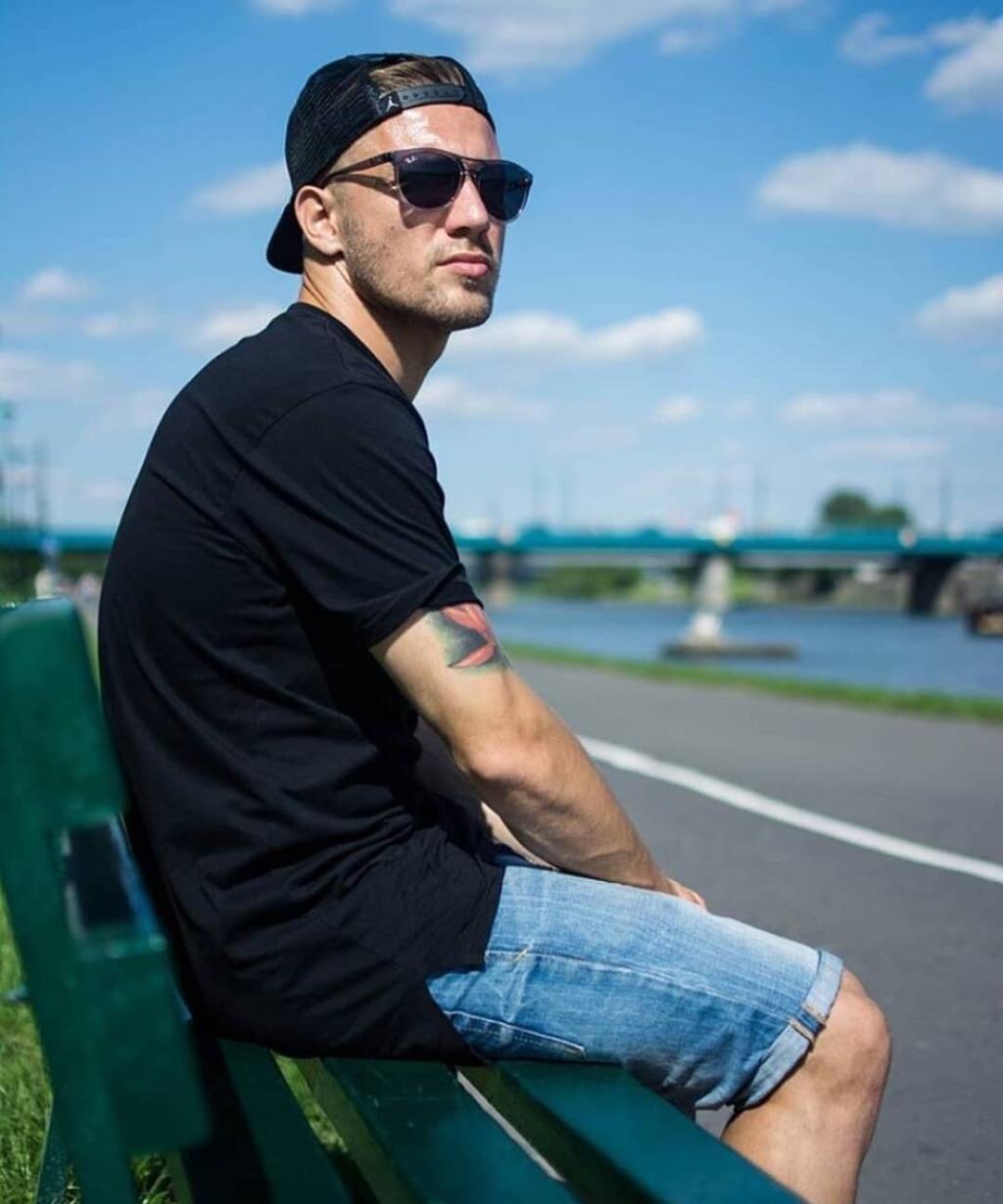 Trenčianskeho futbalistu a dlhoročného slovenského reprezentanta Erika Jendriška (34), ktorý v súčasnosti háji farby AS Trenčín, vyhlásili za najsexi futbalistu našej najvyššej súťaže.