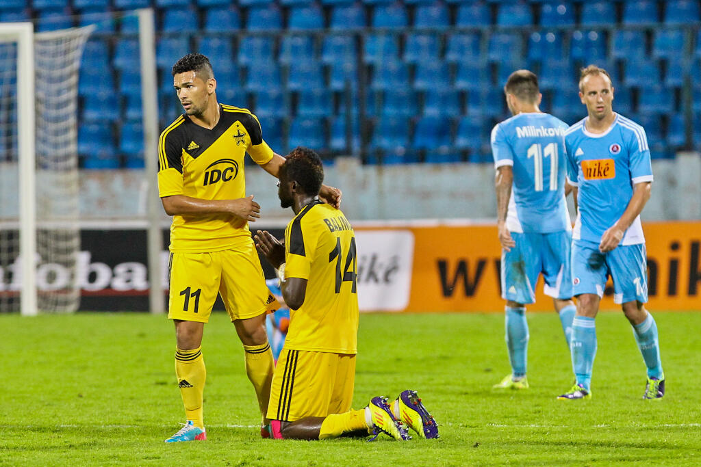 Na snimke Benjamin Balima sa modli po skonceni prveho zapasu tretieho predkola UEFA Ligy Majstrov medzi SK Slovan Bratislava a FC Sheriff Tiraspol.