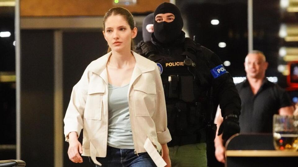 Sara v seriáli Dvojka na zabití.